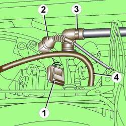 Расположение электрических разъемов (1 и 2), шланга вакуумного усилителя тормозов (3) и вакуумного шланга клапана ACF (4)