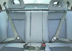 Ремни безопасности на задних сиденьях