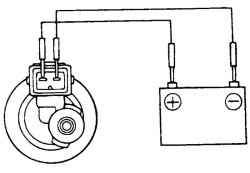 Схема проверки при подсоединении/ отсоединении питания от аккумуляторной батареи к выводам электромагнитного клапана