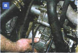 Регулировка натяжения и замена ремня привода насоса охлаждающей жидкости на автомобиле с двигателем УМПО-331