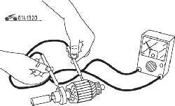 Использование омметра для проверки проводимости между ламелями коллектора и сердечником обмотки ротора