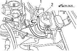 Проверка диафрагмы компенсатора частоты вращения коленчатого вала двигателя на холостом ходу (на моделях, оборудованных гидроусилителем рулевого управления)