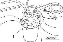 Расположение винта (1) удаления воздуха на топливном фильтре