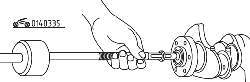 Использование ударного съемника для снятия игольчатого подшипника с торца коленчатого вала
