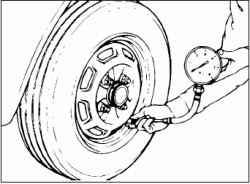 Проверка давления воздуха в шинах (включая запасное колесо)