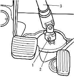 Отсоединение карданного вала рулевого управления