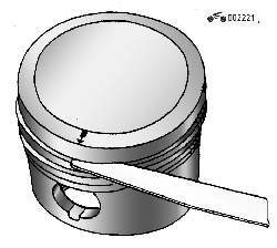 Измерение зазора между поршневым кольцом и стенкой канавки с помощью щупа