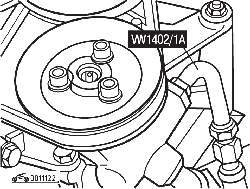Переходник VW 1402/1 для проверки давления насоса гидроусилителя, установленный в напорную магистраль