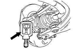 Выпрессовка шарового пальца наконечника рулевой тяги из поворотного кулака с помощью съемника
