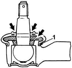 Расположение зажимного кольца (1) при установке пылезащитного чехла шарнира наконечника рулевой тяги