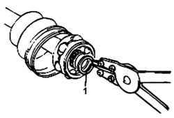 Снятие стопорного кольца (1), фиксирующего внутреннюю обойму, сепаратор и шарики в сборе ШРУСа D.O.J.