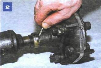 Замена сальника шлицевого соединения фланца эластичной муфты и хвостовика переднего карданного вала
