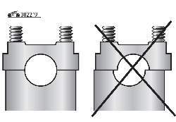 Расположение крышек подшипников распределительного вала на двигателях AАМ, ABS, 2E, ADZ, ADY (ось их отверстия смещена относительно середины)