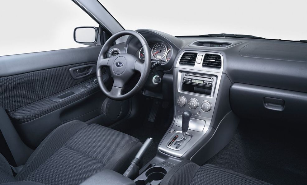 Subaru Impreza GD / GG салон (Субару Импреза 2004)